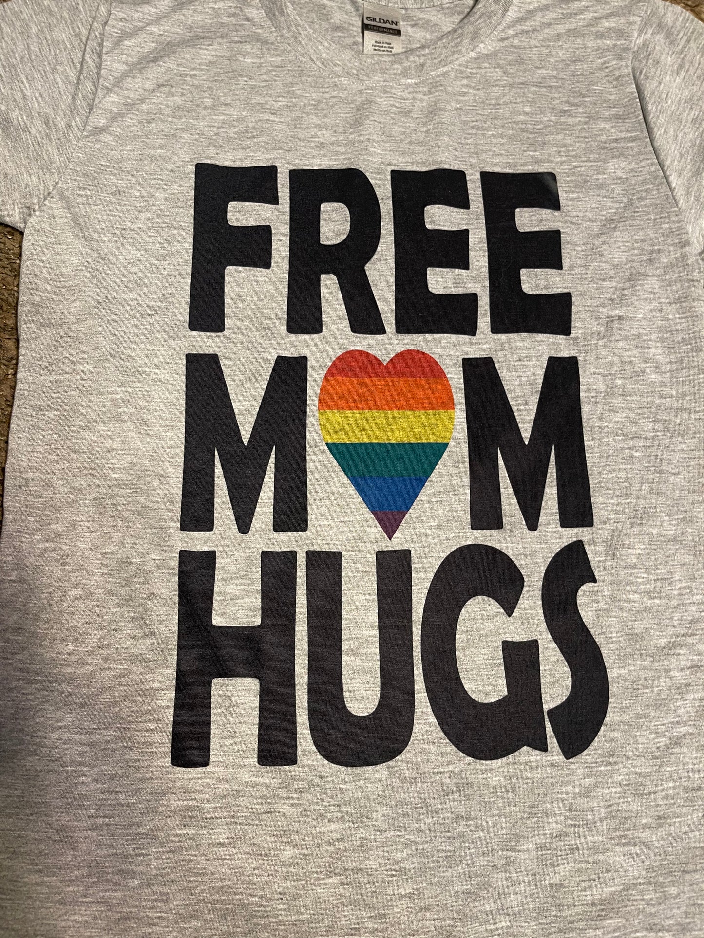 Free Mom Hugs Shirt